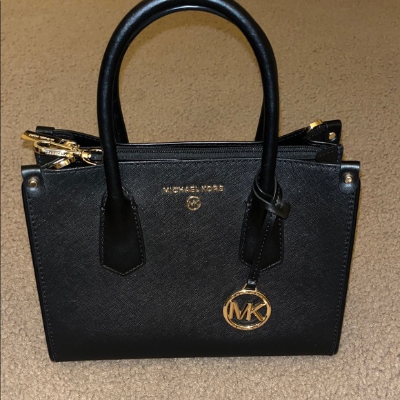 Michael Kors Handbags - Michael Kors Black Crossbody Bag